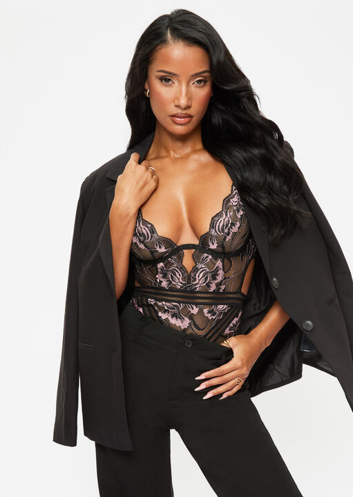 Embracing Lace Lingerie Body image number 5.0