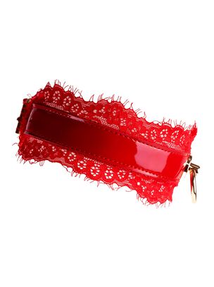 High Gloss and Lace Collar