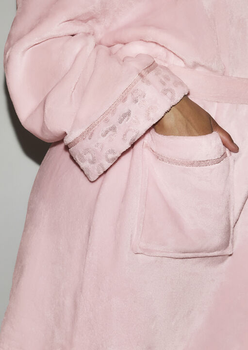 Signature Sparkle Fluffy Robe image number 3.0