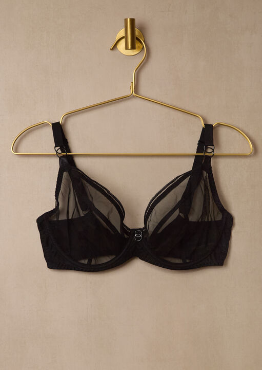 Lifestyle Plunge Bra image number 1.0