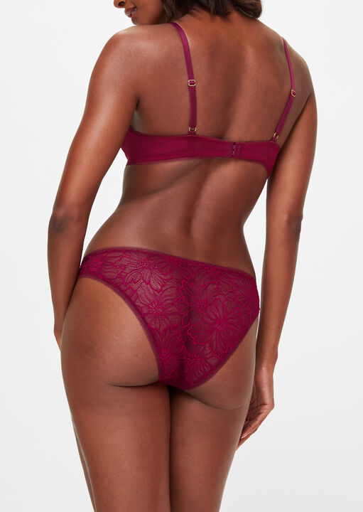 Alice Brazilian image number 2.0