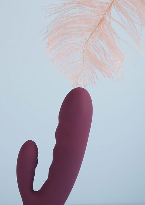 Svakom Avery Powerful Thrusting Rabbit Vibrator image number 6.0