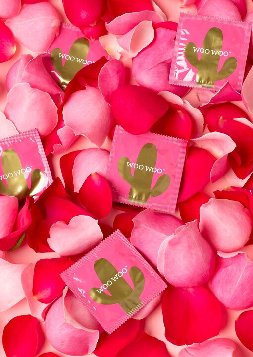 Woo Woo Ribs & Dots Condoms 12 Pack image number 1.0