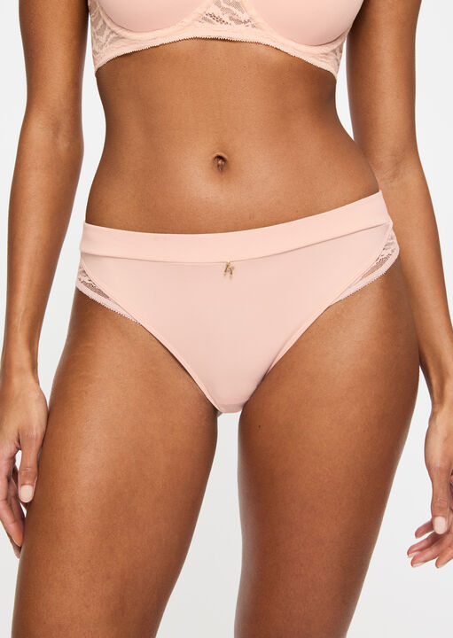 Charlotte Brazilian image number 0.0