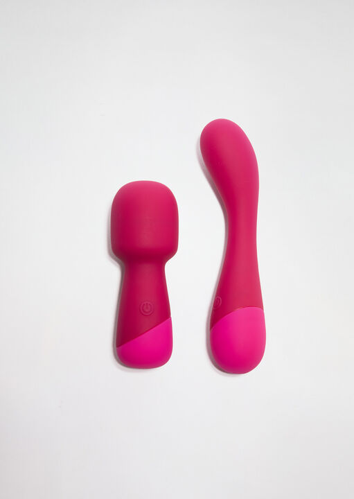 Pleasure Me Vibrating Couples Two Piece Gift Set image number 1.0