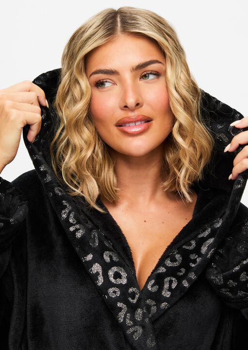 Signature Sparkle Fluffy Robe image number 2.0