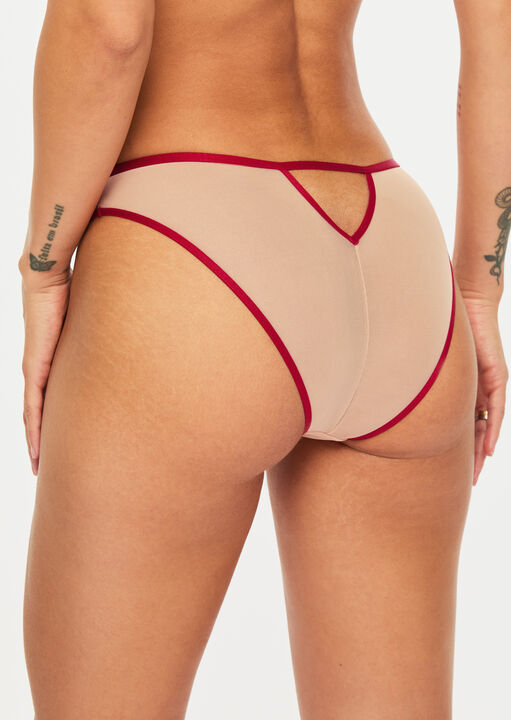 Enticement Brazilian image number 1.0