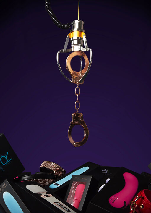 Signature Rose Gold Metal Handcuffs image number 0.0