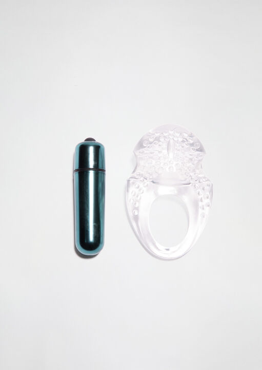 Date Night Duo Silicone Couples 3 Piece Gift Set image number 2.0