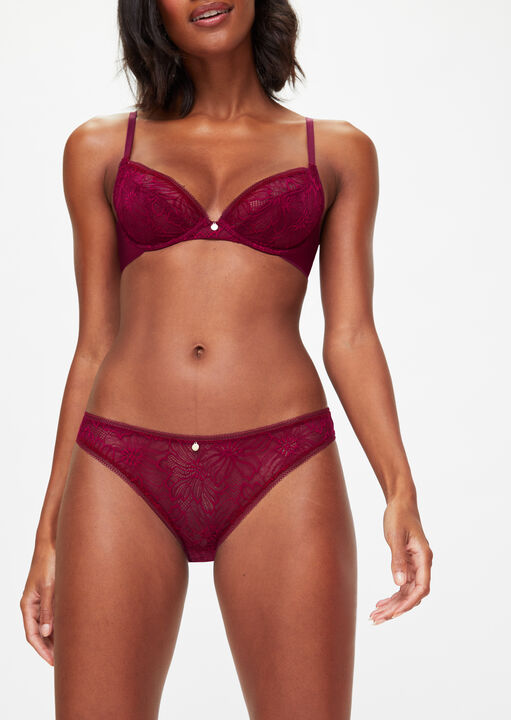 Alice Brazilian image number 1.0