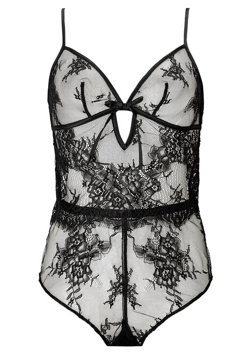 Availing All Over Lace Cami Top & Shorts Set image number 4.0